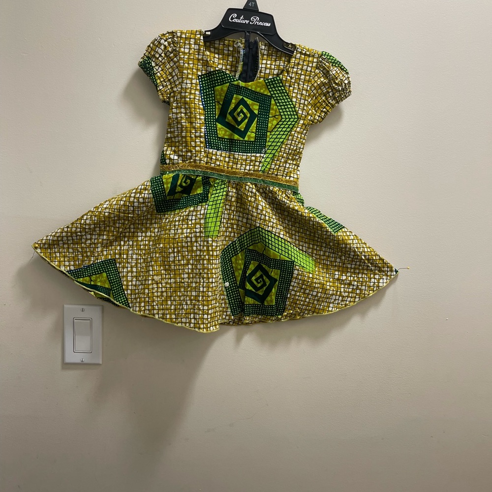 African Kid Dress is beautiful size 2 - Picture 3 of 5